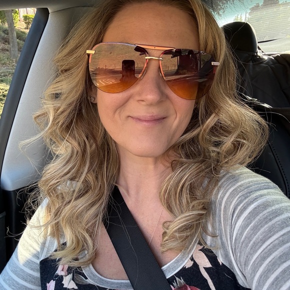 Meet your Posher, Brandy - Picture 3 of 12